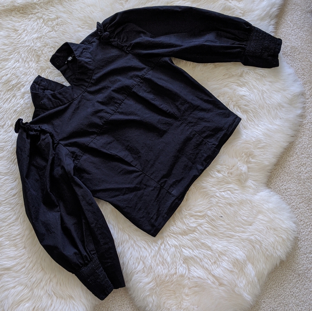 Black puff sleeve shirt